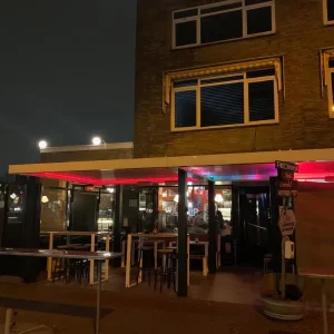 Voorzaanzicht bij Verhip