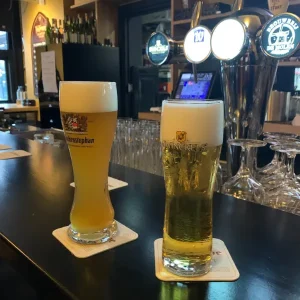 Een lekker biertje bij Bar Benthuis