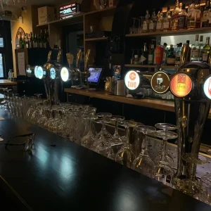 9 bieren op tap bij Bar Benthuis