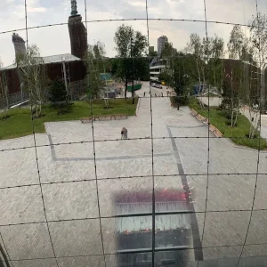 Voor de deur bij Renilde