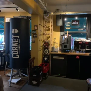 BIertank bij Bar Benthuis