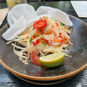 De Vietnamese versie van een papaja salade : Goi Du Du