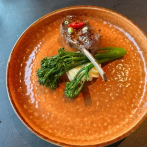 Lamschop bij Restaurant Omaira