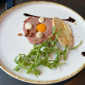 Steak Tartaar bij Restaurant Omaira